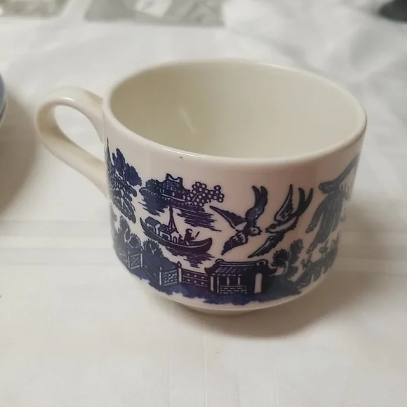 💥 CHURCHILL BLUE WILLOW PATTERN, ENGLAND- 2 - 10.25" Dinner Plates,1 Cup - Picture 5 of 7